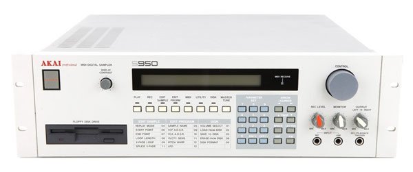 AKAI S950 sampler